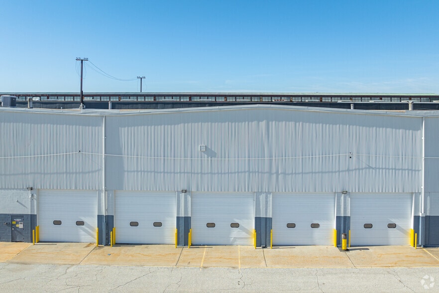 More Photos Of 2700 Loch Raven Rd, Baltimore Unknown For Lease