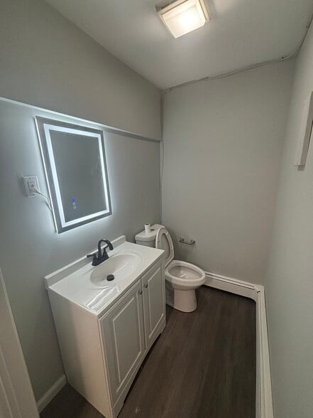 More Photos Of 1922 Rt 27, Edison Medical For Lease