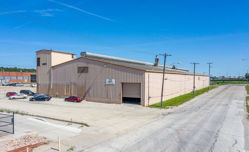 More Photos Of 2100 Manchester Trwy, Kansas City Warehouse For Sale