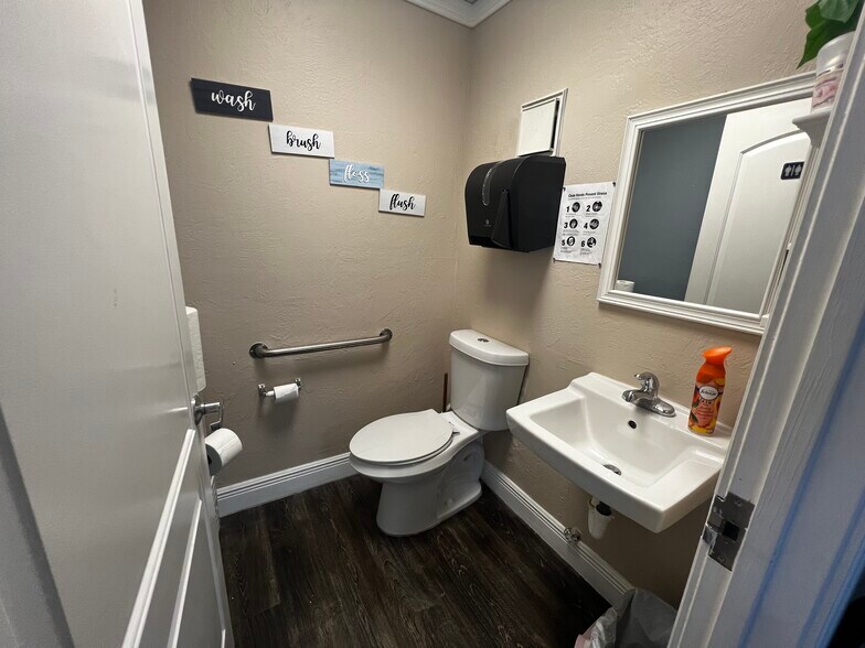 More Photos Of 13500 SW 88th St, Miami Medical For Sale