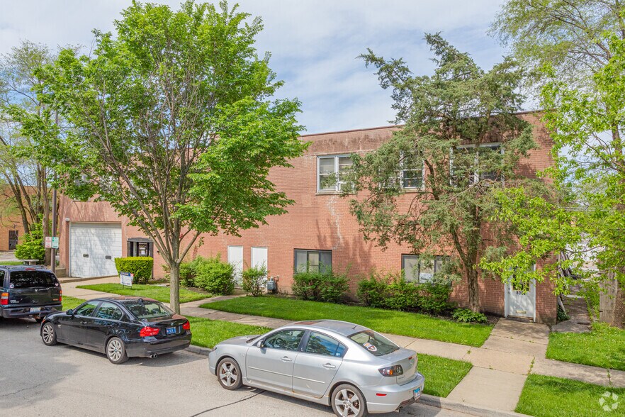 More Photos Of 8040 Ridgeway Ave, Skokie Warehouse For Sale