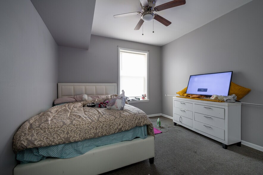 More Photos Of 4612-4626 S Lake Park Ave, Chicago Apartments For Sale