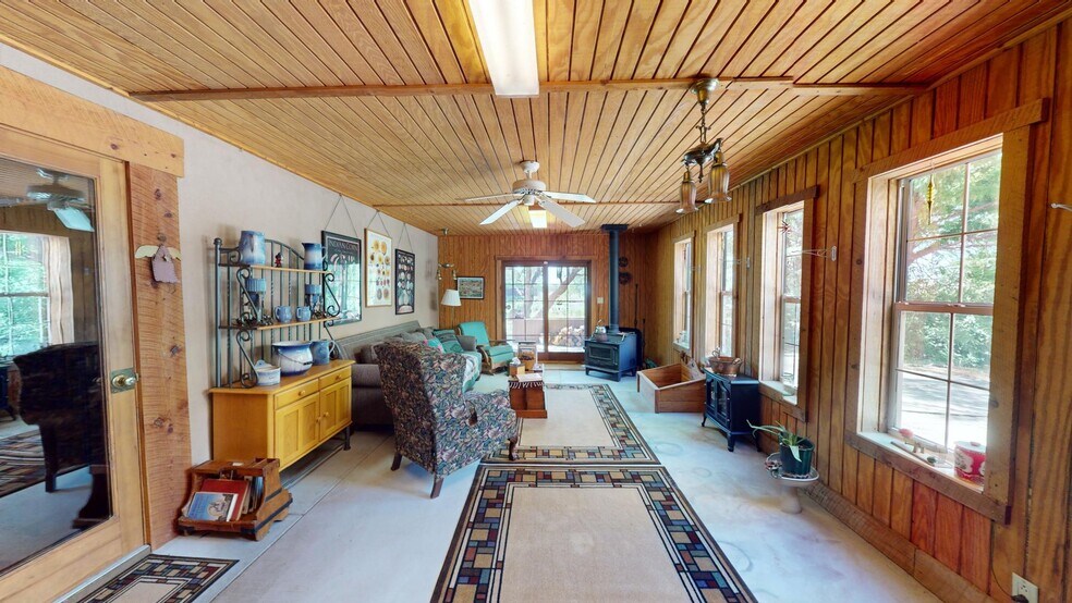 More Photos Of 1804 E College Blvd, Roswell General Retail For Sale