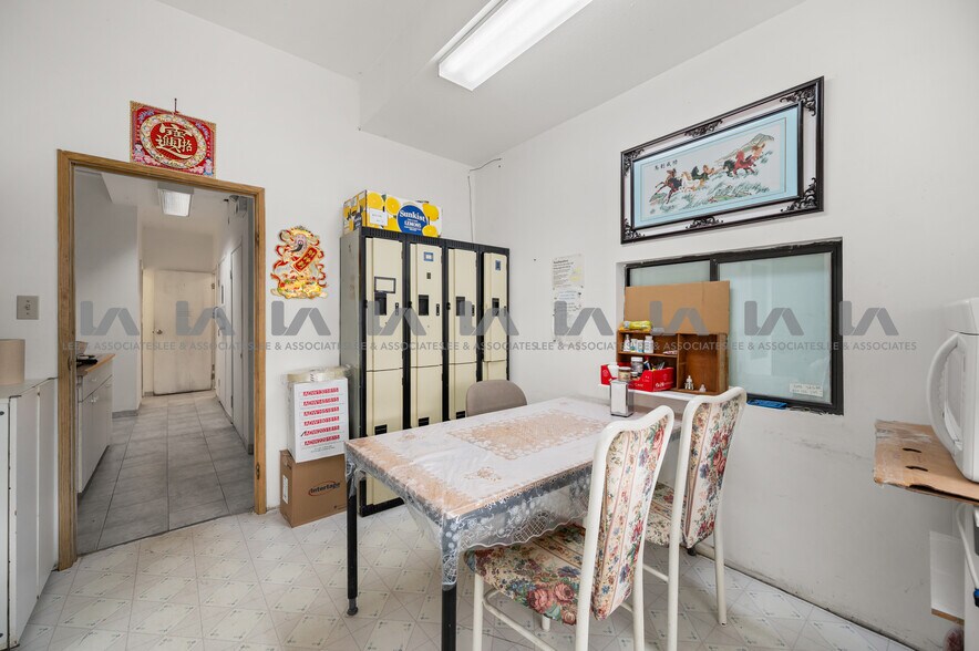 More Photos Of 2727 Dixon St, Port Coquitlam Industrial For Sale