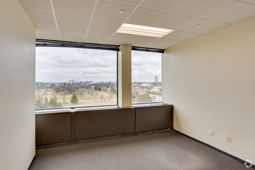 Photo of 3rd Floor Ste 2211/305