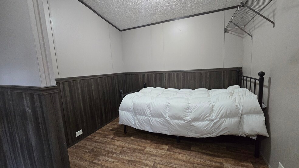 More Photos Of 44 Crawford Dr, Lake Placid Manufactured Housing Mobile Home Park For Sale