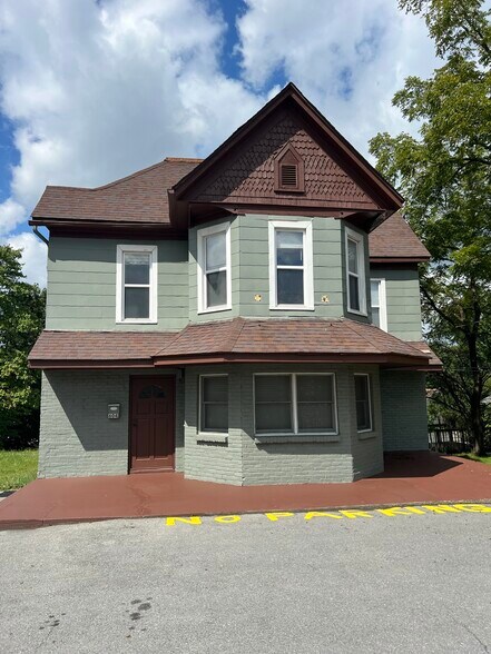 More Photos Of 604 S Oakwood Ave, Beckley Loft Creative Space For Sale