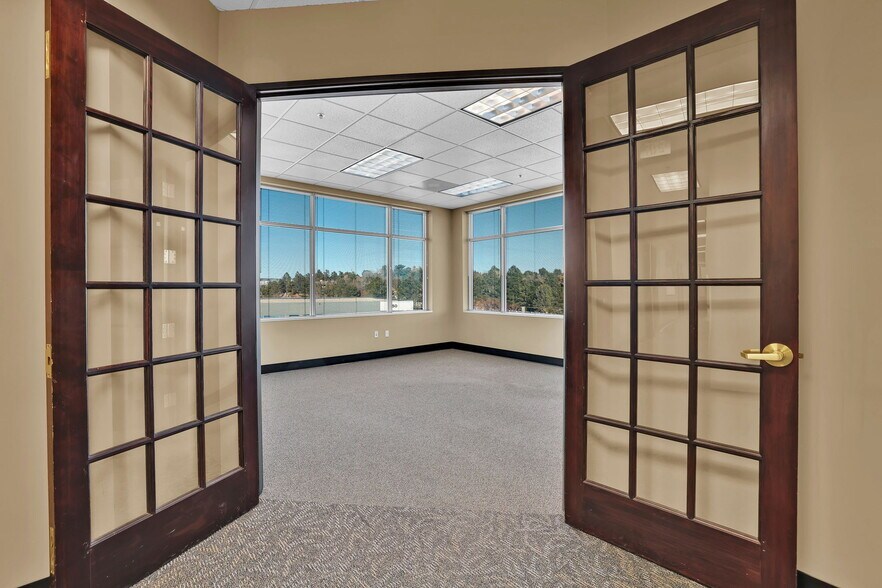 More Photos Of 7350 Campus Dr, Colorado Springs Office For Sale