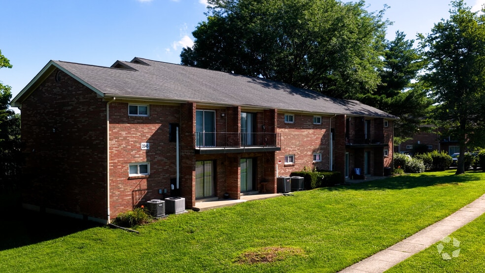 More Photos Of 2045 Cambridge Dr, Lexington Apartments For Sale