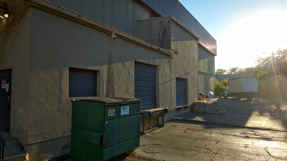 More Photos Of 114 Bush Rd, Nashville Light Distribution For Lease