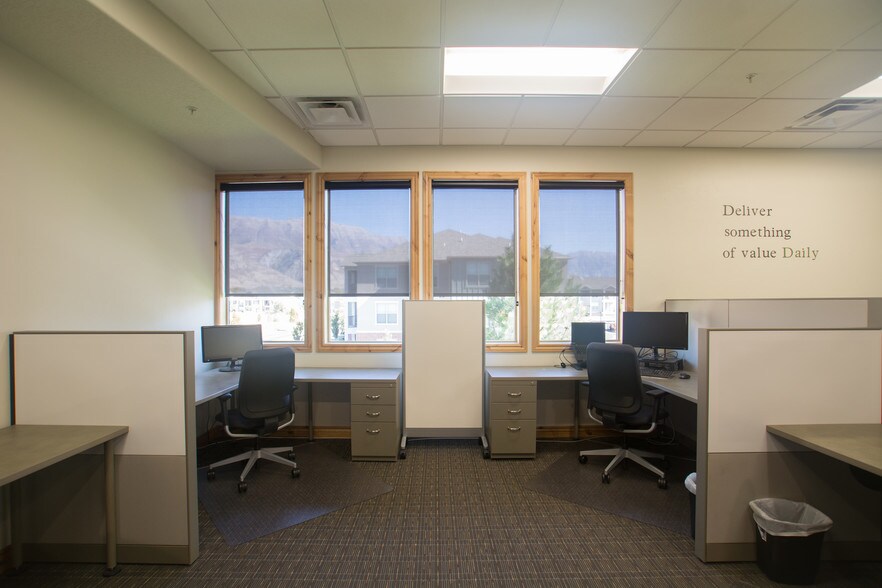 More Photos Of 260 S 2500 W, Pleasant Grove Office For Lease