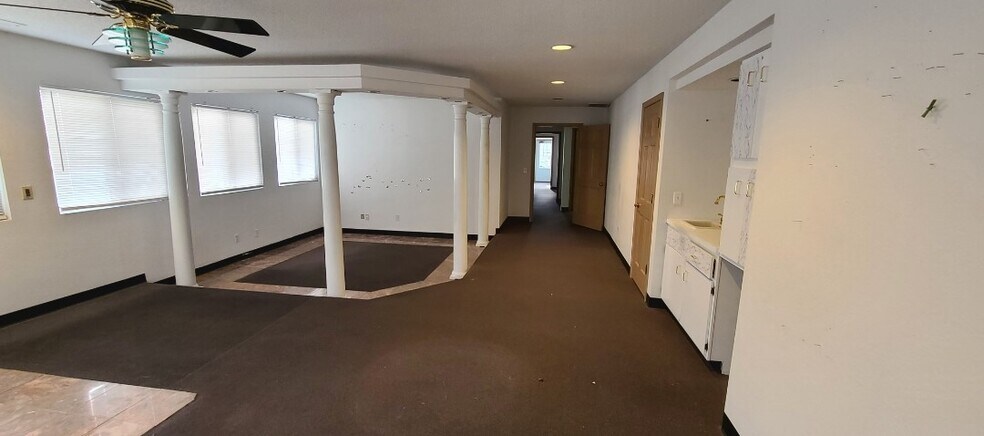 More Photos Of 2010 Bluestone Dr, Saint Charles Office For Sale