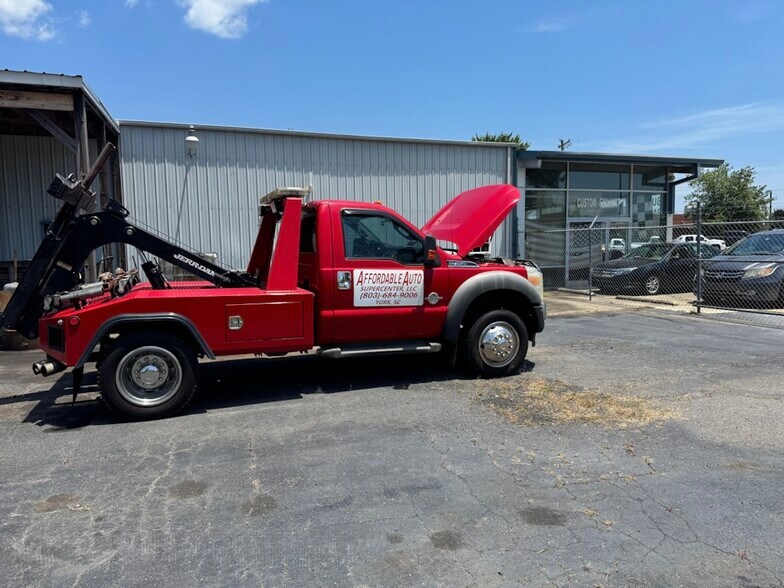 More Photos Of 975-979 E Liberty St, York Auto Dealership For Sale