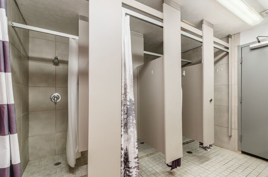 More Photos Of 191 E 15th Ave, Columbus Lodge Meeting Hall For Lease