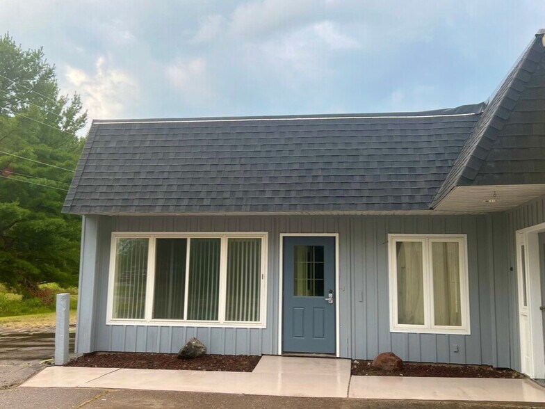 More Photos Of 675 E Allman St, Medford Warehouse For Sale