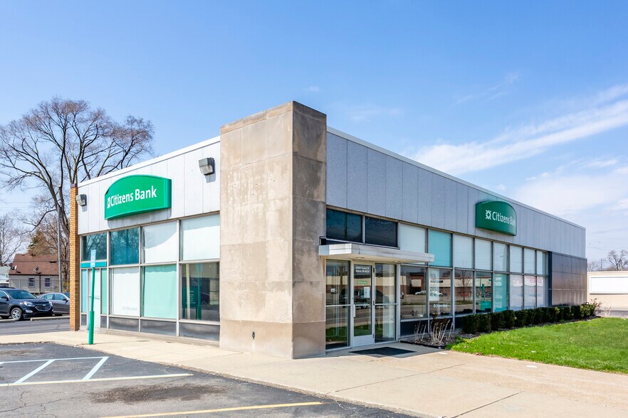 More Photos Of 20333 Conant Ave, Detroit Bank For Sale