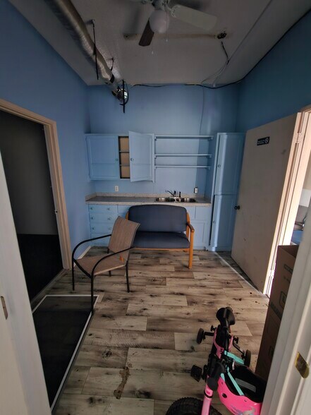 More Photos Of 917 E Main St, Klamath Falls Flex For Sale