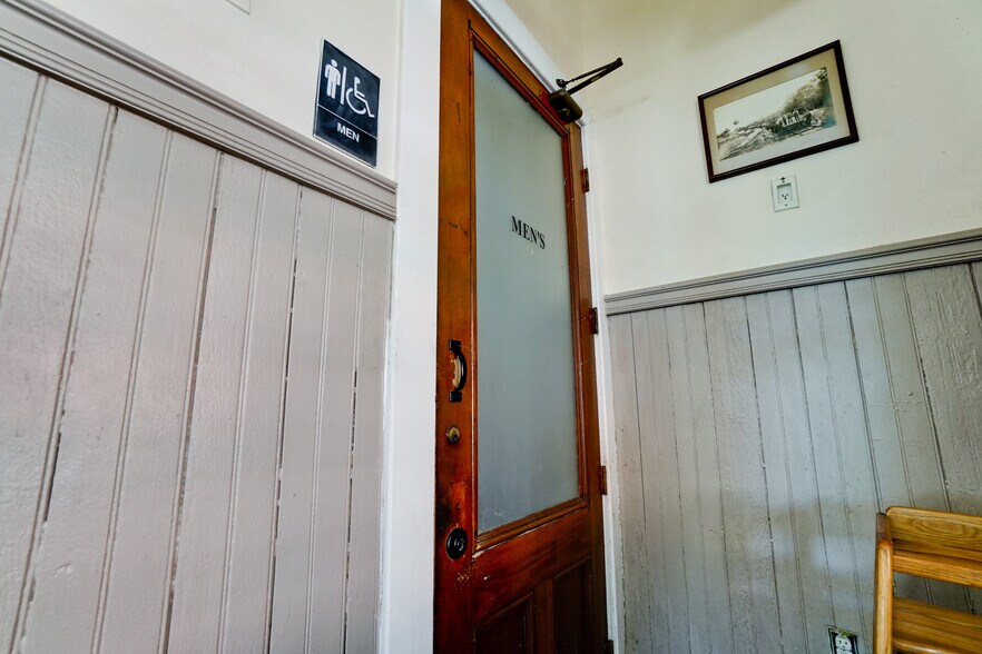 More Photos Of 1503 4th St, Sarasota Restaurant For Lease