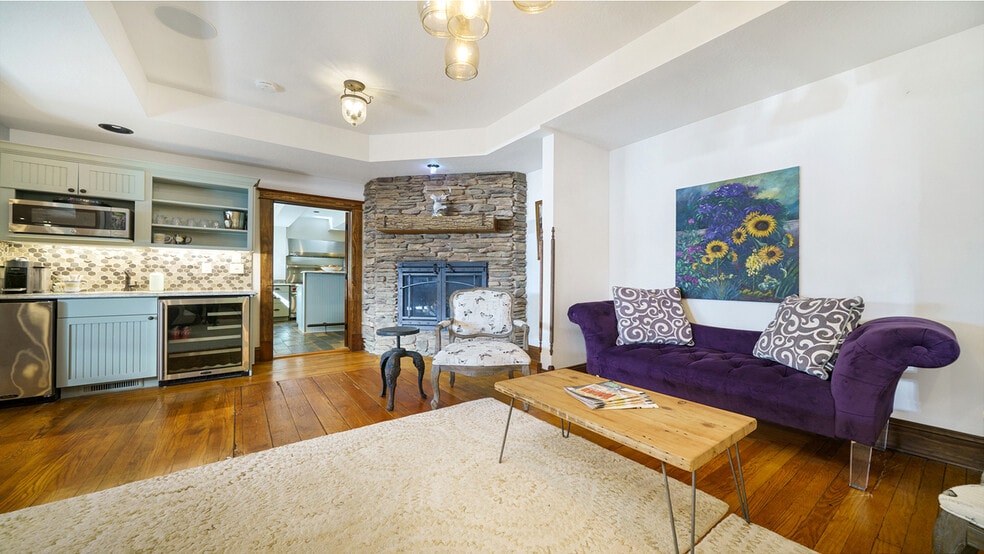 More Photos Of 409 N State St, Franklin Grove Hotel For Sale