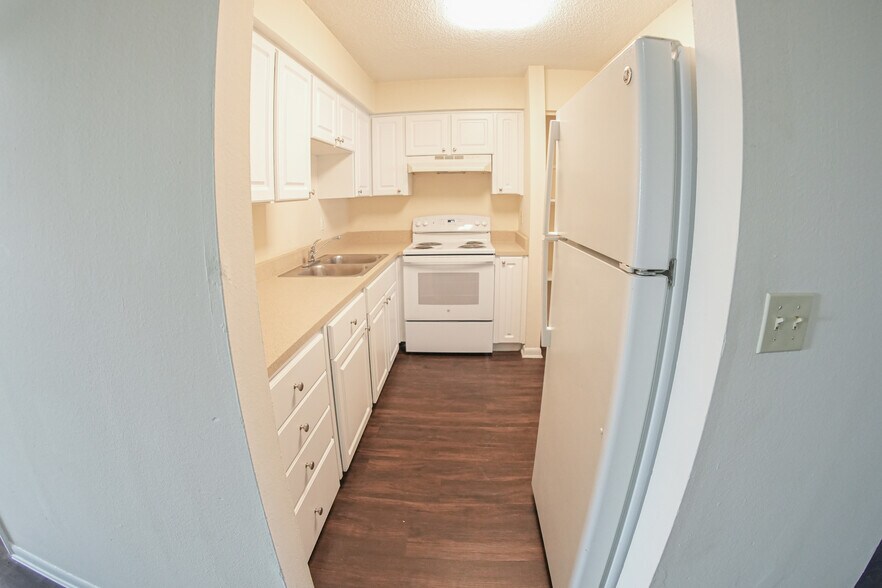 More Photos Of 38112 Townview Ave, Zephyrhills Apartments For Sale