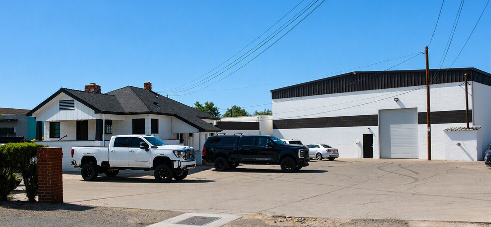 Primary Photo Of 2365 Glendale Ave, Sparks Showroom For Sale