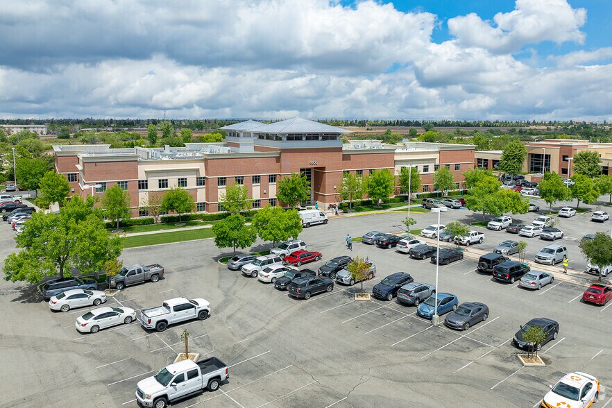 More Photos Of 9900 Stockdale Hwy, Bakersfield Medical For Sale