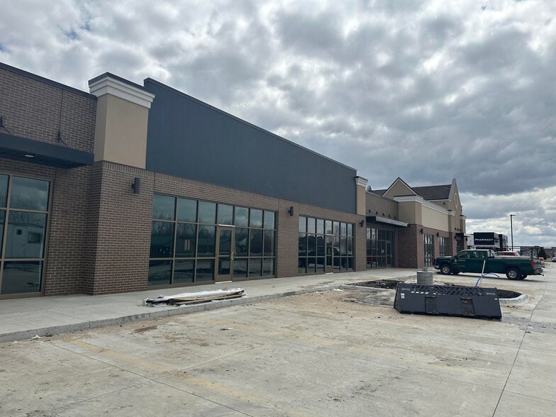 More Photos Of 4266 32nd Ave S, Fargo Storefront For Lease