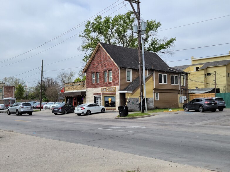 More Photos Of 1043-1045 Studewood, Houston General Retail For Sale