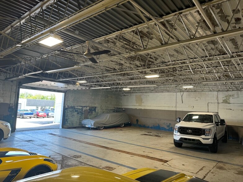 More Photos Of 457 N Cedar Rd, Mason Auto Dealership For Sale