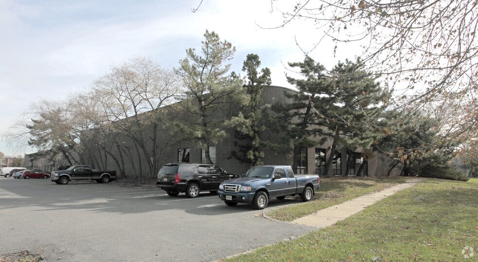 Primary Photo Of 635 Montrose Ave, South Plainfield Warehouse For Lease