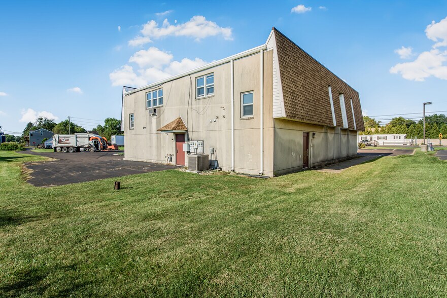 More Photos Of 519 Richlandtown Pike, Richlandtown Storefront Retail Residential For Lease
