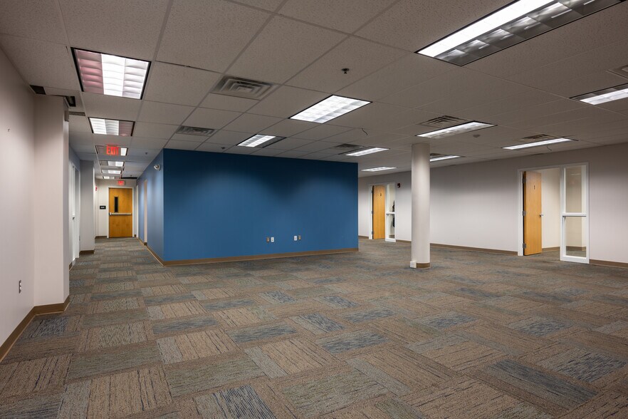 More Photos Of 7200 Chestnut St, Upper Darby Township Office For Lease