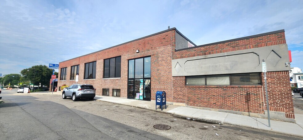 More Photos Of 464 Bremen St, East Boston Freestanding For Lease
