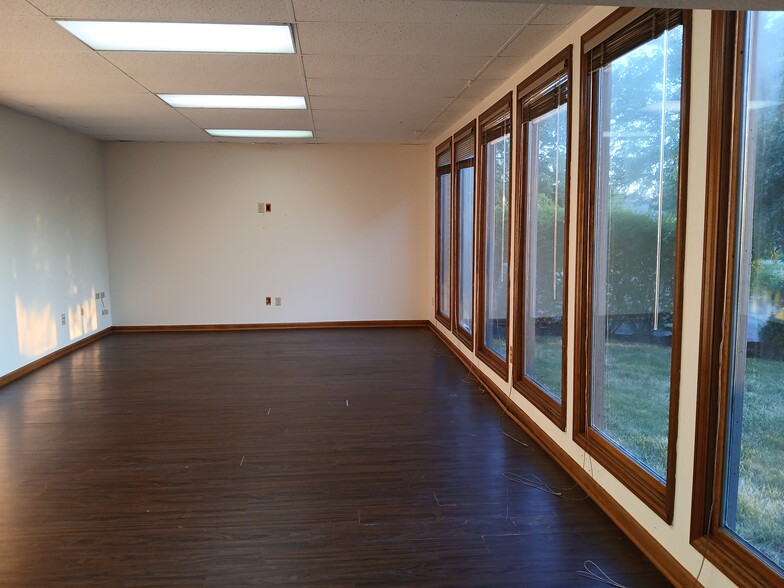 More Photos Of 1001 Eastwind Dr, Westerville Office For Lease