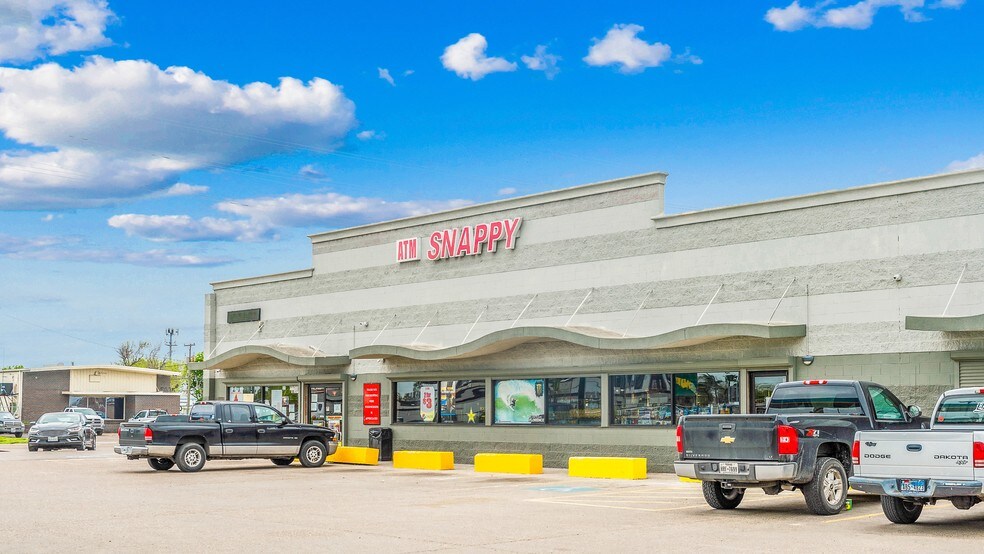 More Photos Of 5626 Leopard St, Corpus Christi Convenience Store For Sale