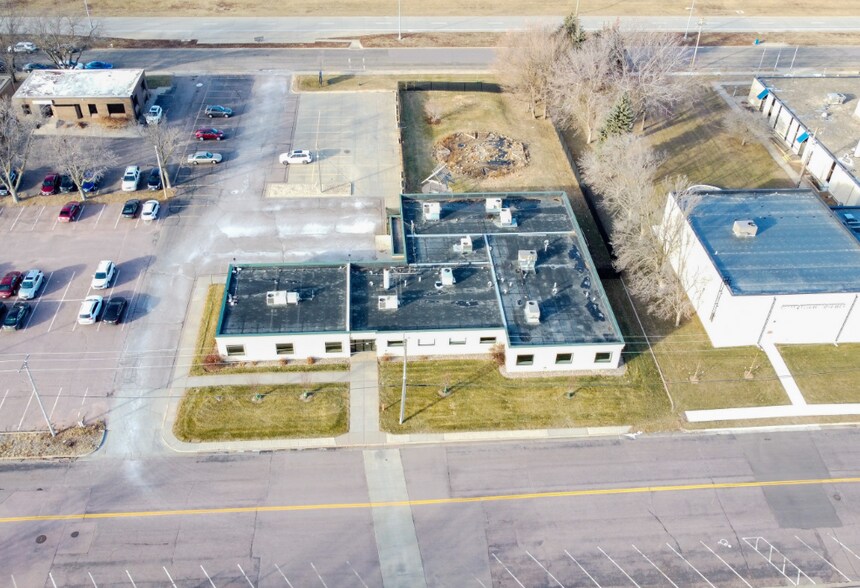 More Photos Of 711 N Lake Ave, Sioux Falls Office For Sale