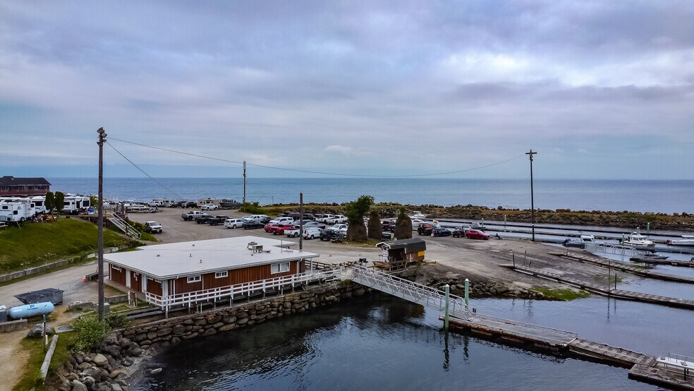 More Photos Of 444 Front St, Sekiu Hotel For Sale