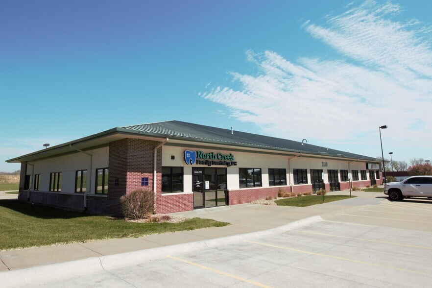 2100 Fletcher Ave, Lincoln, NE 68521 For Lease