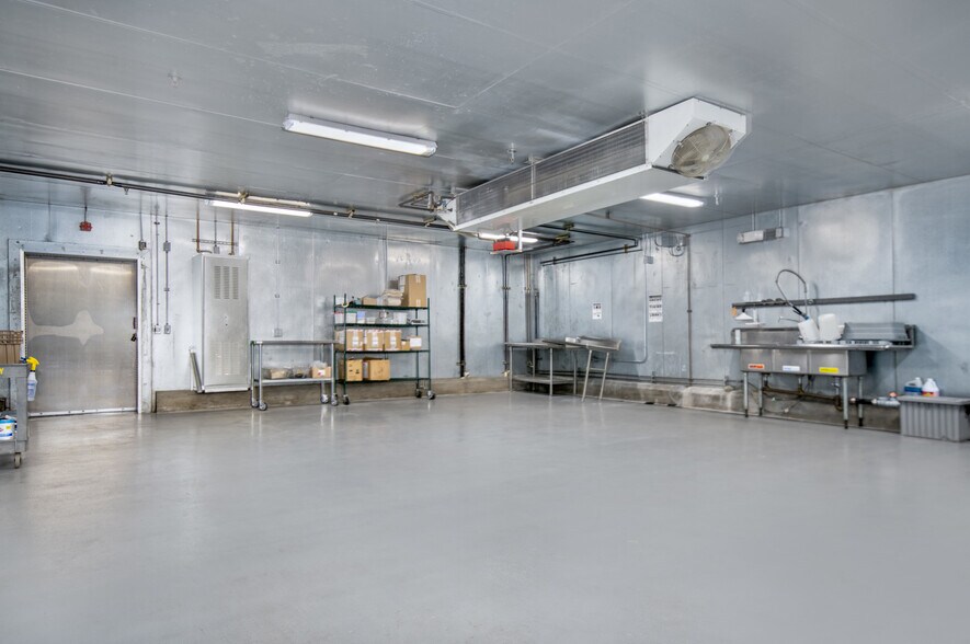 More Photos Of 810 Whispering Pines Ln, Grass Valley Refrigeration Cold Storage For Sale