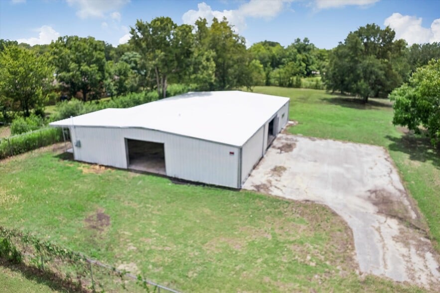 Primary Photo Of 610 New York St, Navasota Flex For Lease