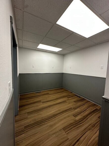 More Photos Of 2852 N Biagio, Ozark Office For Lease