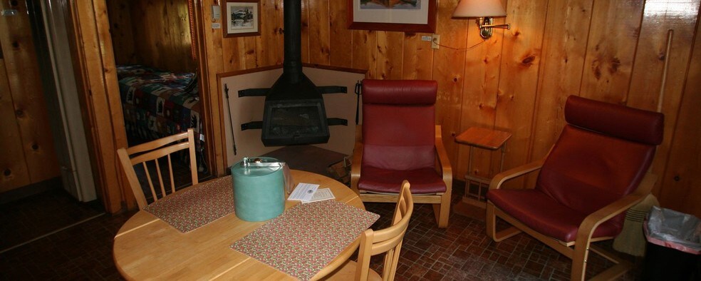 More Photos Of 32161 Kit Carson Rd, Pioneer Hotel For Sale