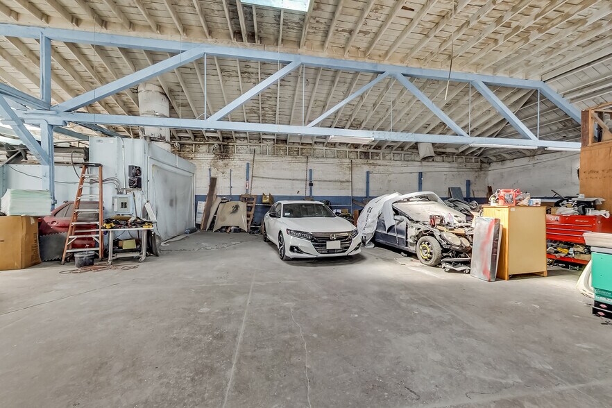 More Photos Of 3475 Champion St, Oakland Auto Repair For Sale