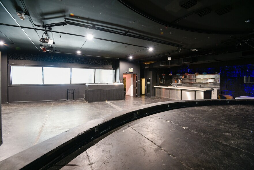 More Photos Of 361 Metropolitan Ave, Brooklyn General Retail For Lease