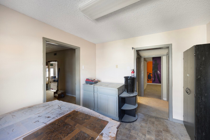 More Photos Of 1015 N Arkansas Ave, Russellville Office For Sale