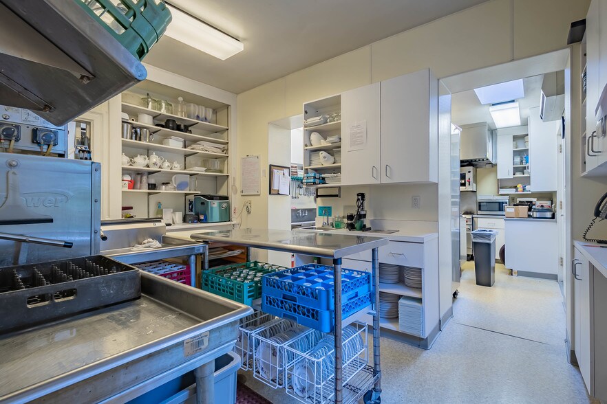 More Photos Of 7505 Saltsburg Rd, Pittsburgh Restaurant For Sale