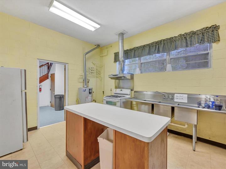 More Photos Of 100 New Haven St, Mount Joy General Retail For Lease