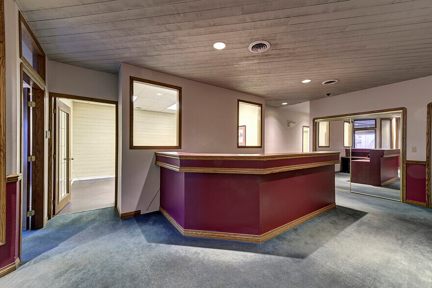 More Photos Of 586 Leon Av, Kelowna Office For Lease