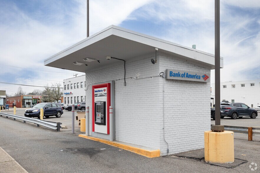 More Photos Of 3330 park Ave, Wantagh Office For Lease