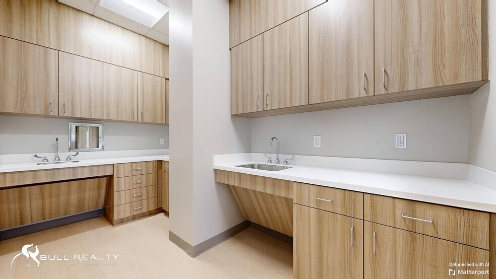 More Photos Of 34 Upper Riverdale Rd, Riverdale Medical For Lease